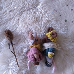 Cute mouse and winter outfits amigurumi by La Fabrique des Songes
