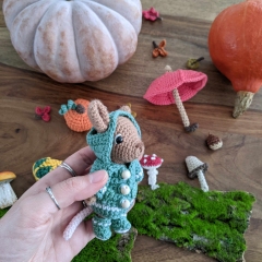 Cute mouse + fall accessories amigurumi by La Fabrique des Songes