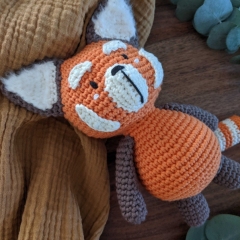 Lisou the red panda amigurumi pattern by La Fabrique des Songes