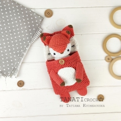 Sleeping bag and toy fox amigurumi by TANATIcrochet