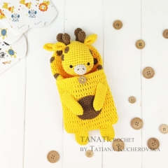 Sleeping bag and toy giraffe amigurumi by TANATIcrochet