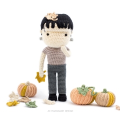 Frankenstein, pumpkins and fallen leaves amigurumi by Jo handmade design