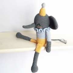 Matthias the elephant amigurumi by Mongoreto