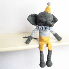 Matthias the elephant amigurumi pattern by Mongoreto