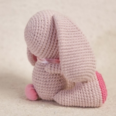 Ribbon Bunny amigurumi by Happyamigurumi