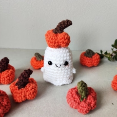 Halloween Ghost and Mini Pumpkins amigurumi by Happyamigurumi