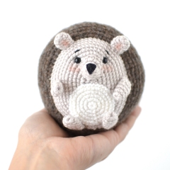 Archie the Hedgehog amigurumi pattern by Elisas Crochet