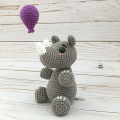 Baby Rhino with Balloon amigurumi by Elisas Crochet