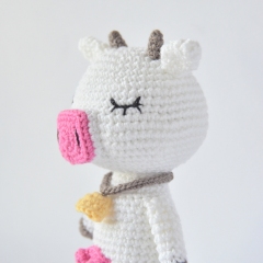 Bella the Lovely Cow amigurumi pattern by Elisas Crochet