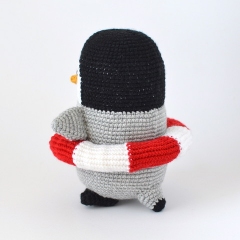 Benji the Penguin amigurumi by Elisas Crochet