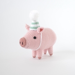 Birthday Piglet amigurumi pattern by Elisas Crochet