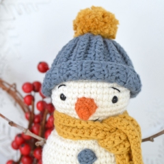 Charlie the cute snowman amigurumi pattern by Elisas Crochet