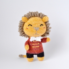 Circus Lion amigurumi pattern by Elisas Crochet