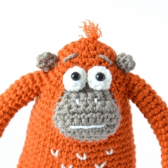 Clyde the Chimpanzee amigurumi pattern by Elisas Crochet