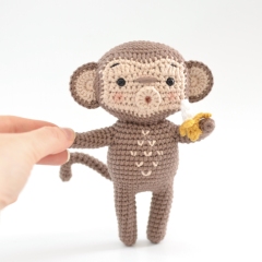 Derek the Monkey amigurumi by Elisas Crochet