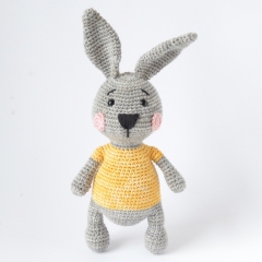 Easter Bunny amigurumi pattern by Elisas Crochet