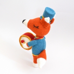 Frank the Drummer amigurumi by Elisas Crochet