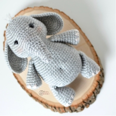 George the Elephant amigurumi by Elisas Crochet