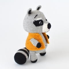 Gigi the Raccoon amigurumi by Elisas Crochet