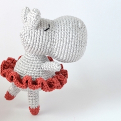 Irina the Hippo Ballerina amigurumi by Elisas Crochet