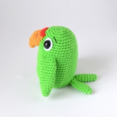 Kyle the Parrot amigurumi by Elisas Crochet