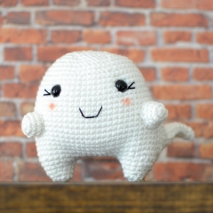 Moony the Ghost amigurumi pattern by Elisas Crochet