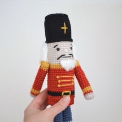 Nutcracker amigurumi by Elisas Crochet