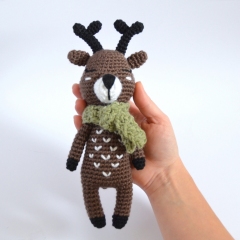Oliver the Reindeer amigurumi pattern by Elisas Crochet