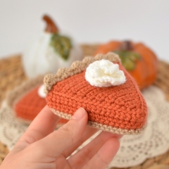 Pumpkin Pie amigurumi by Elisas Crochet