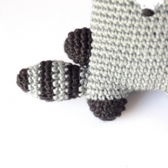 Ronnie the Raccoon amigurumi by Elisas Crochet