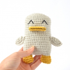 Squeak the Duck amigurumi pattern by Elisas Crochet