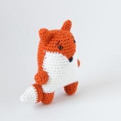 Sunny the Fox amigurumi pattern by Elisas Crochet