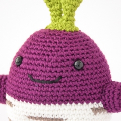 Turnip amigurumi by Elisas Crochet