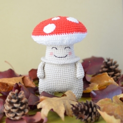 Victor the Mushroom amigurumi by Elisas Crochet