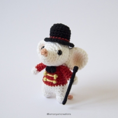 Magnus the Ringmaster Mouse amigurumi by Lemon Yarn Creations