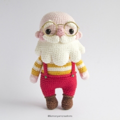 Santa the Toymaker amigurumi by Lemon Yarn Creations