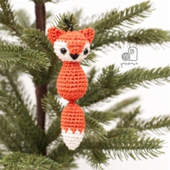 Fox Keychain amigurumi pattern by YarnWave