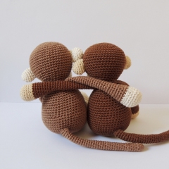 Michel the monkey amigurumi by Poppacrafts