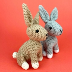 Hazel bunny amigurumi pattern by Make Me Roar