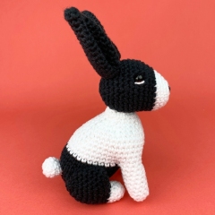 Hazel bunny amigurumi by Make Me Roar