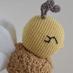 queen bee amigurumi by Ms. Eni