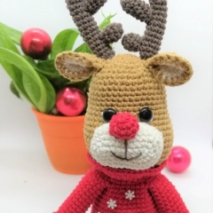 Christmas reindeer amigurumi pattern by Conmismanoss
