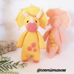 Keras triceratops amigurumi pattern by Conmismanoss