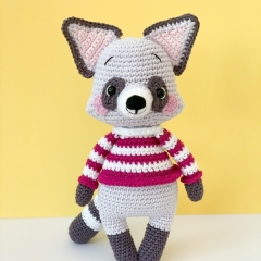 Kora the Red Panda & Kit the Raccoon amigurumi by Lex in Stitches