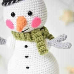 Martin the Light-hearted Snowman amigurumi pattern by lilleliis