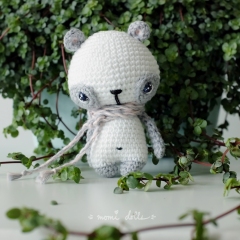 Lou the Panda amigurumi by Momi Dolls