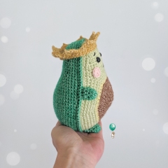 Mr Avocado amigurumi pattern by Belle and Grace Handmade Crochet