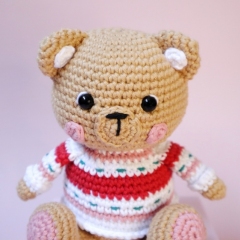 Billy the Festive Teddy amigurumi pattern by Cara Engwerda