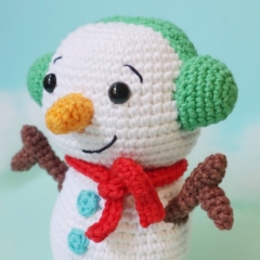 Candy the Snowman amigurumi pattern by Cara Engwerda