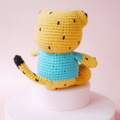 Carl the Cheetah amigurumi by Cara Engwerda